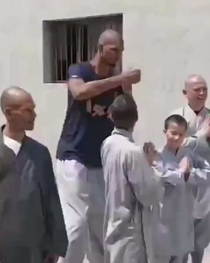 下赛季我给你来个这个？文班在少林看样子没少练腿法啊?