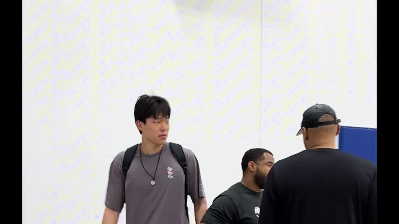 天道酬勤?！孟超探班杨瀚森，回洛杉矶休息还是不忘训练