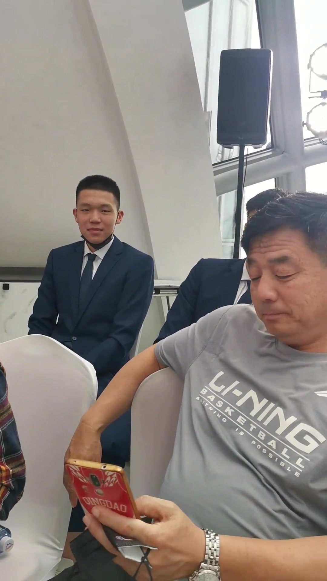 青涩的小杨让人意料不到他能有如此了得的成绩?，期待他的表现
