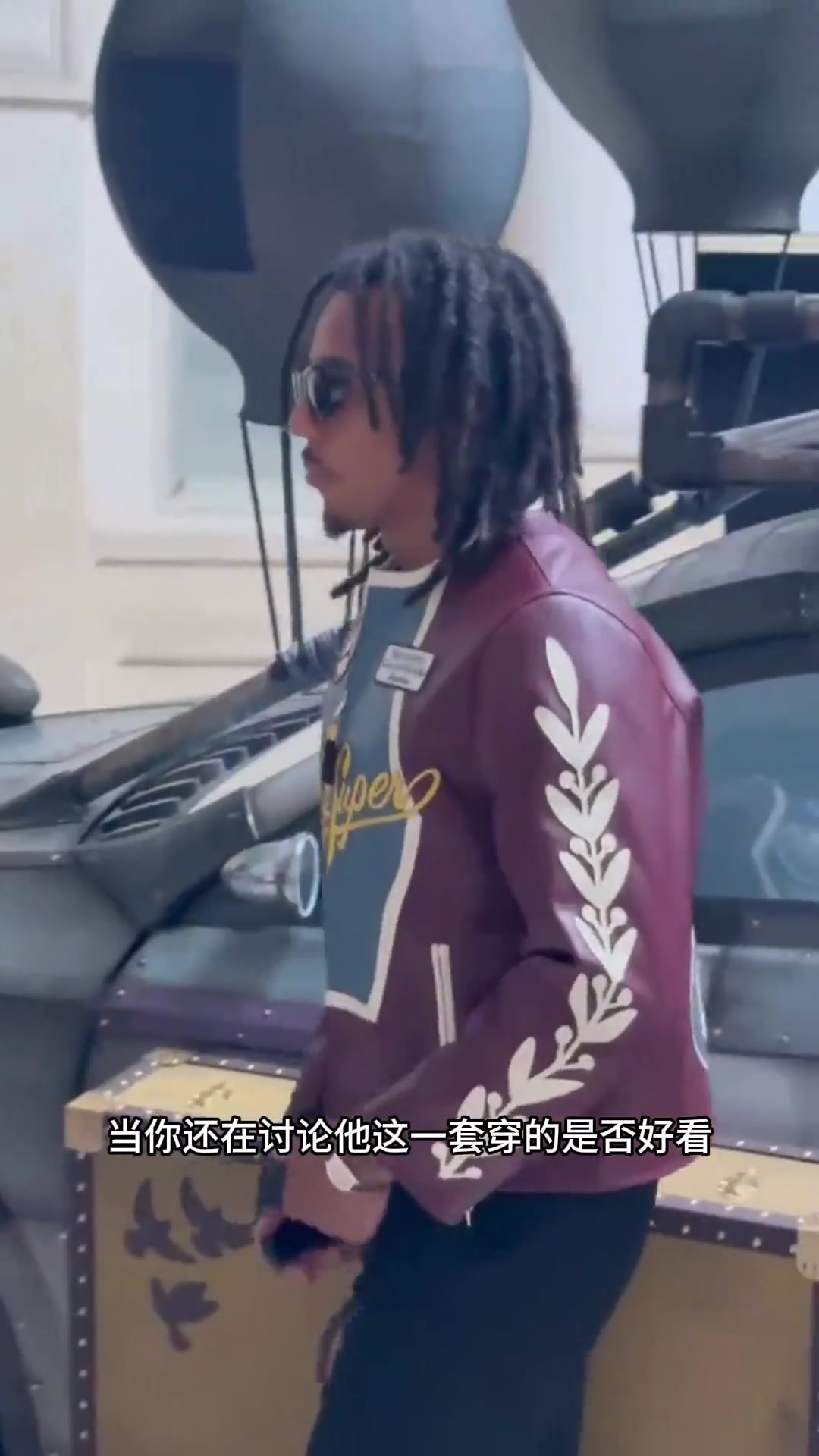 竟然还有人质疑孔德的穿搭？他已经从后卫变秀场的前卫了！