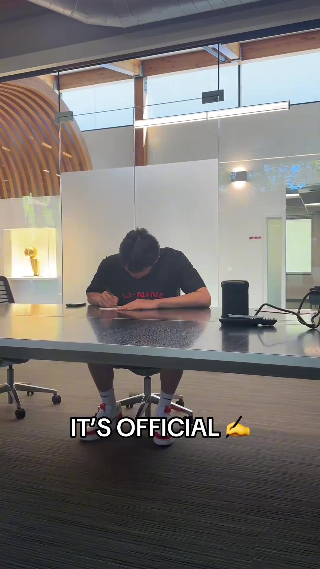 杨瀚森正式签约开拓者队，成为一名NBA球员?
