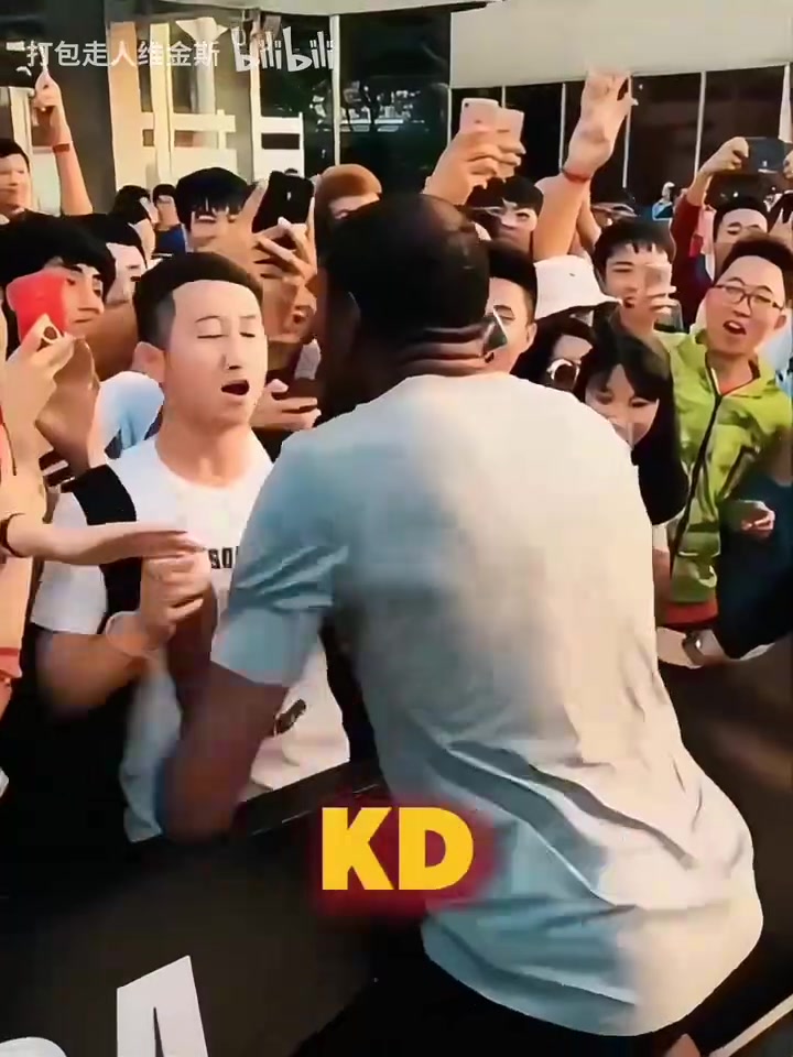 人气独一档的存在！NBA球星中国行合集！压轴出场的你猜到了吗？