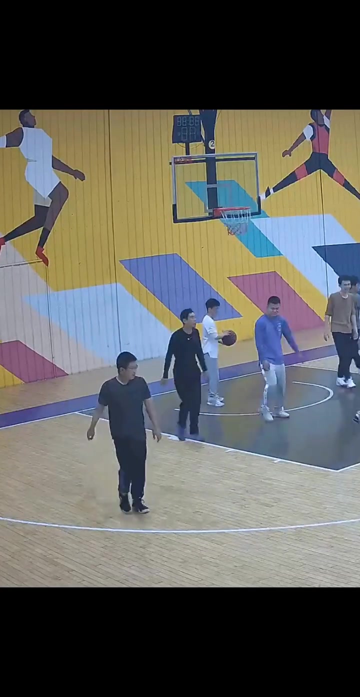 不合理，没有一次出手是合理的