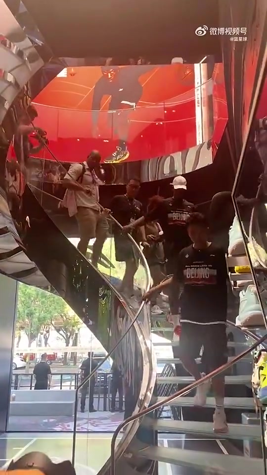 笑死！巴特勒此前中国行体验快捷支付一脸懵逼：我的钱怎么没了？