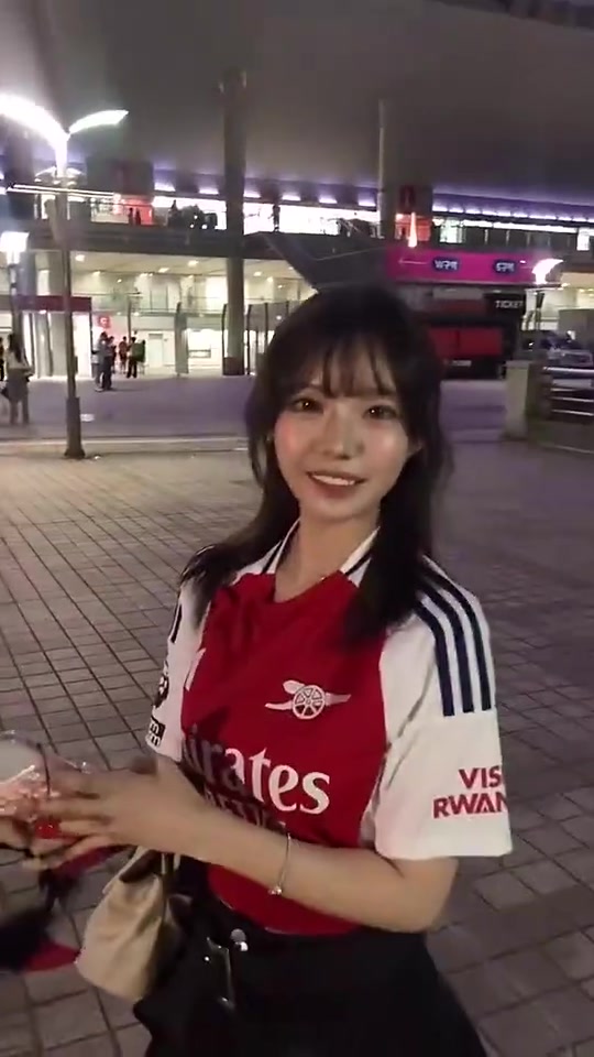 真不戳?！阿森纳的韩国美女球迷颜值这么高啊
