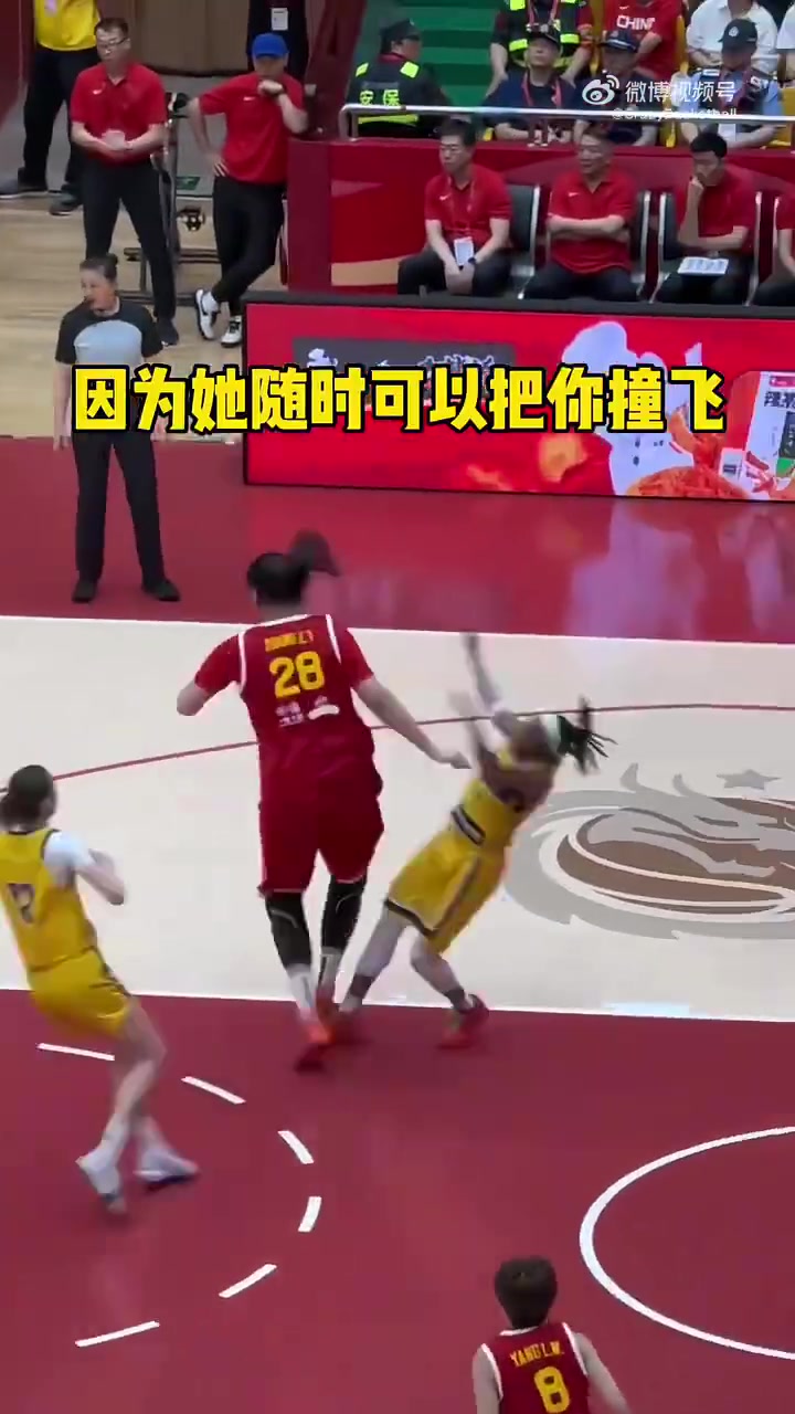 自从女篮有张子宇在 小编已经飘的不行了 感觉打谁都是优势在我