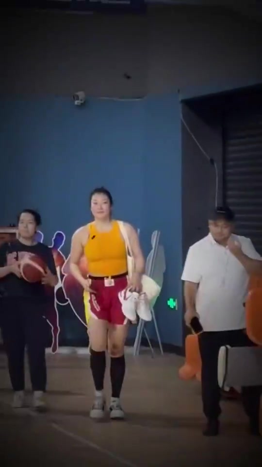 此次女篮亚洲杯李梦未能入选大名单！但这大体格子真是壮实啊！