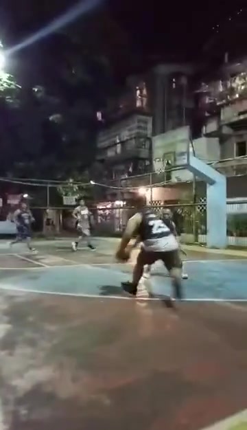 在野球场最怕的就是这种灵活的控球厚卫???