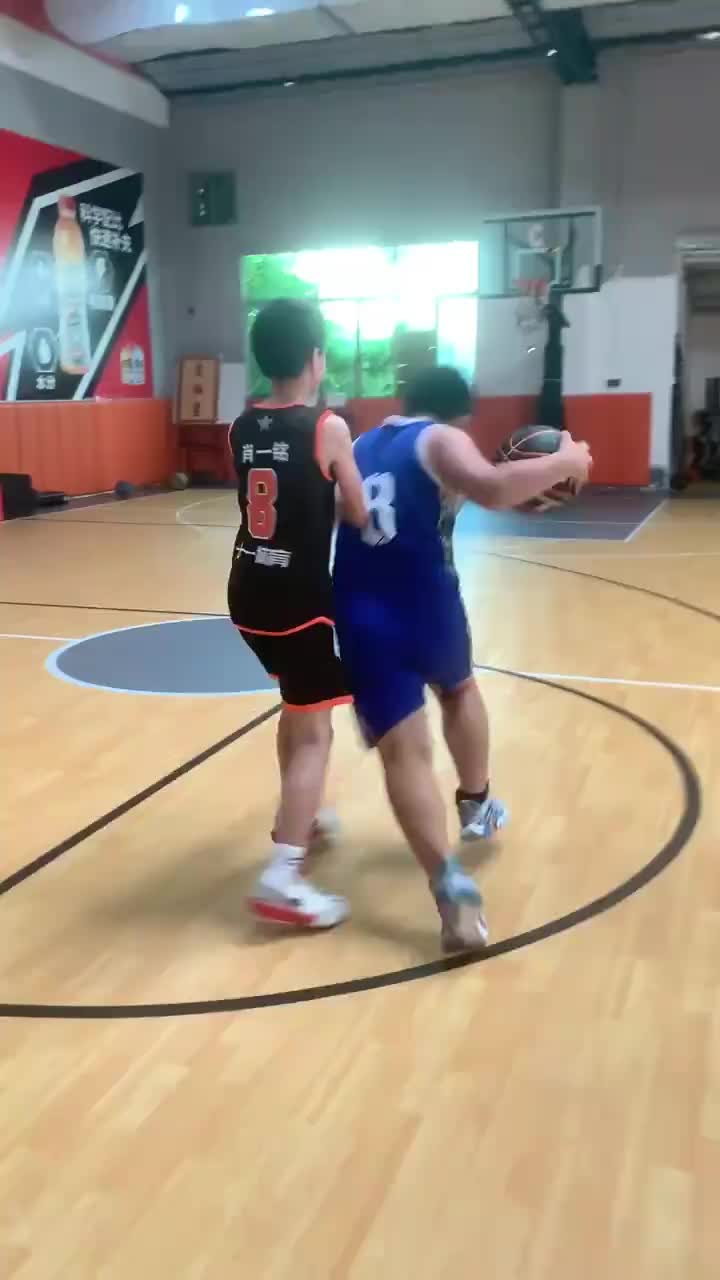有一说一，小弟弟摇头晃脑真的有约基奇那味儿了???