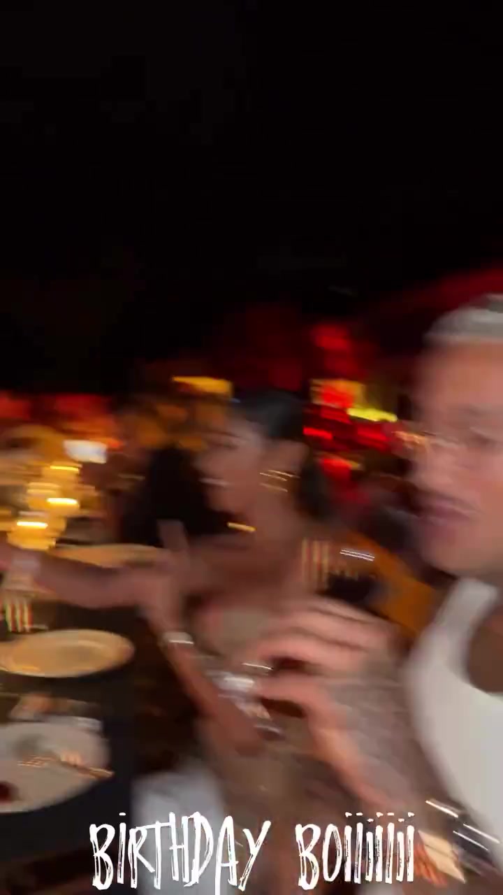 真嗨啊！库兹马女友和朋友们一起为库兹马庆祝生日~