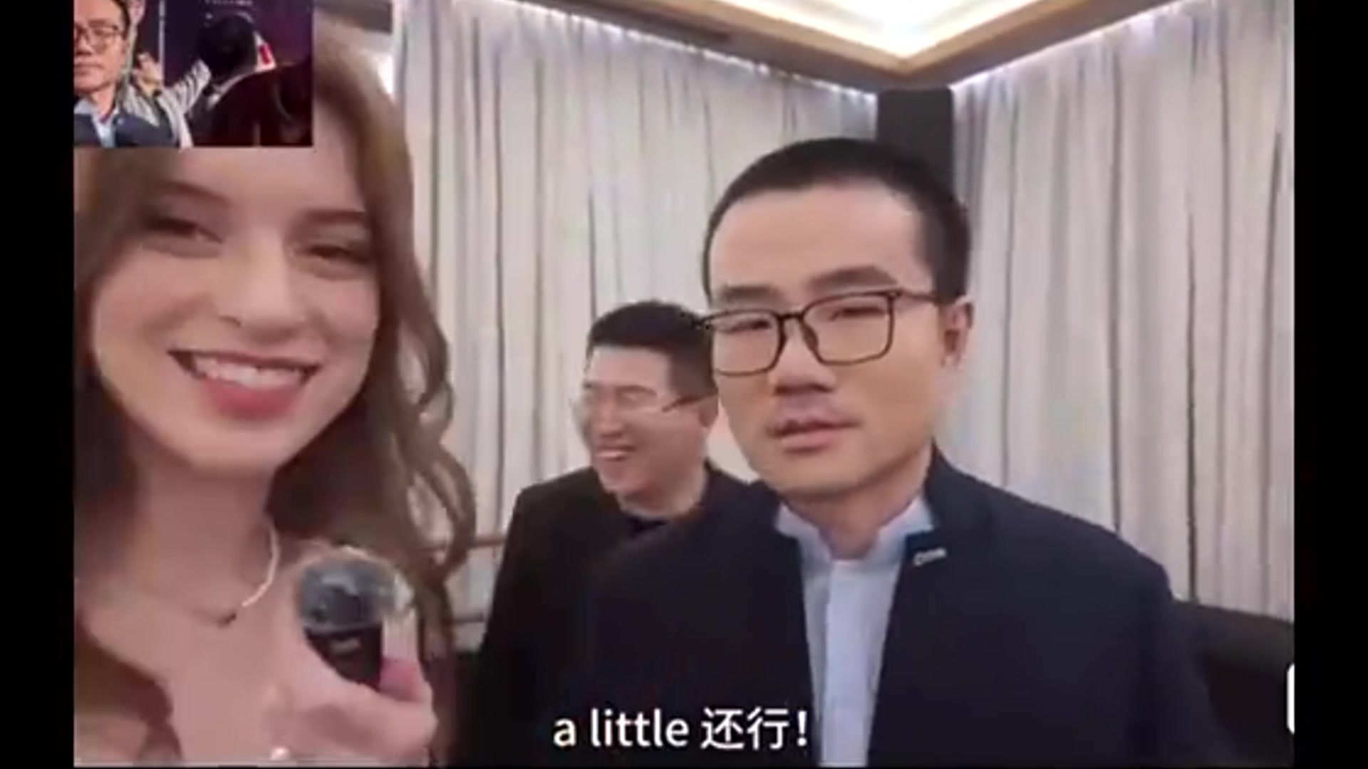 笑死！徐静雨在国外美女主持面前，大秀东北塑料英语?