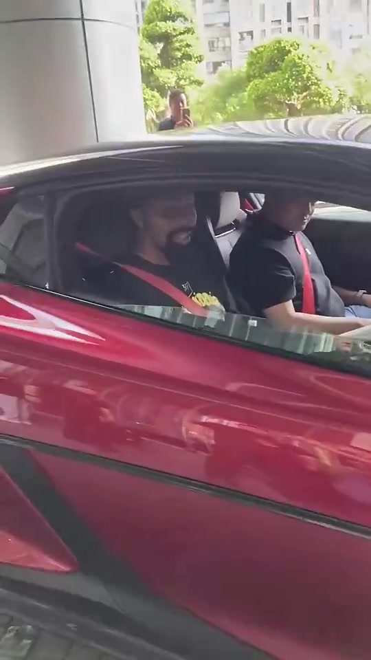 哎呦卧槽，会跳舞的汽车？丁威迪被国产汽车品牌仰望汽车震惊