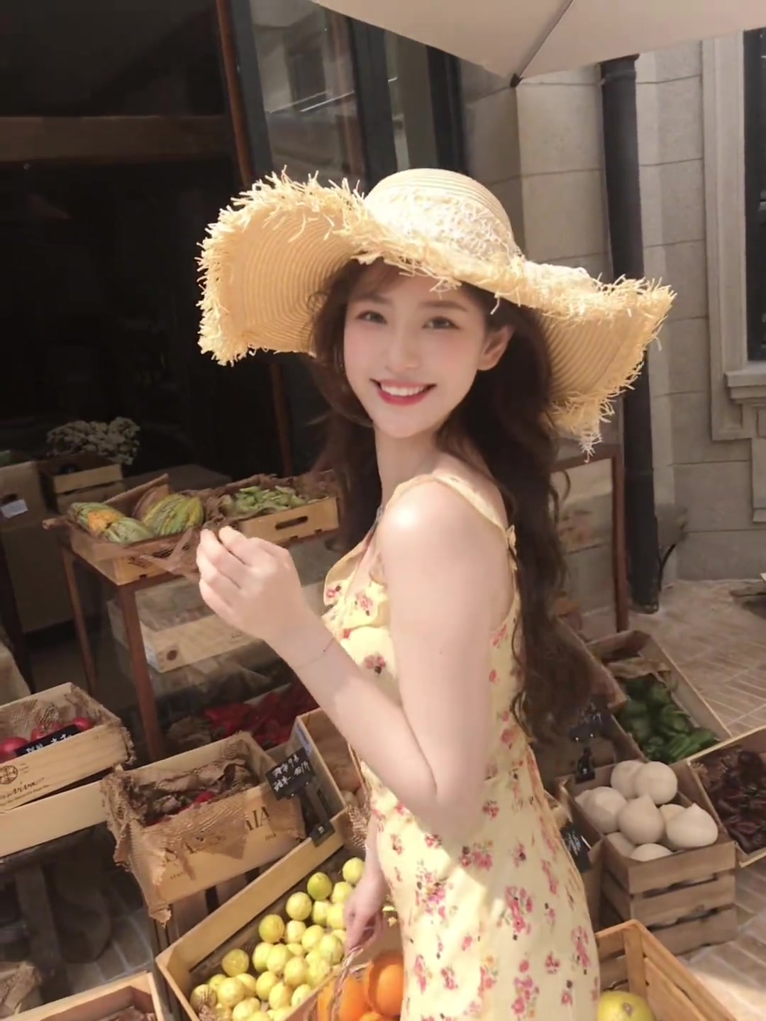 程鑫凯前女友鸡腿诺社媒更新视频：我只是爱你的笨蛋?