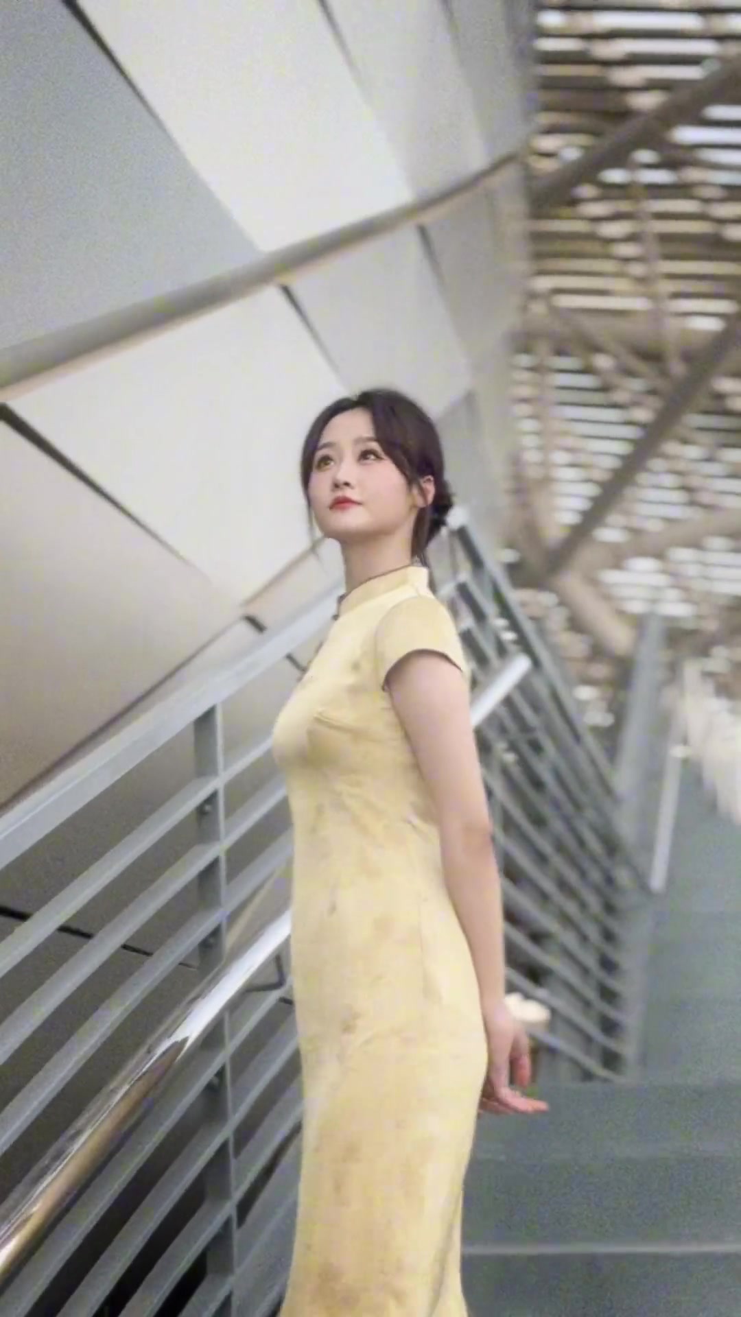 女主播果果晒旗袍装扮：老祖宗的审美是对的！?