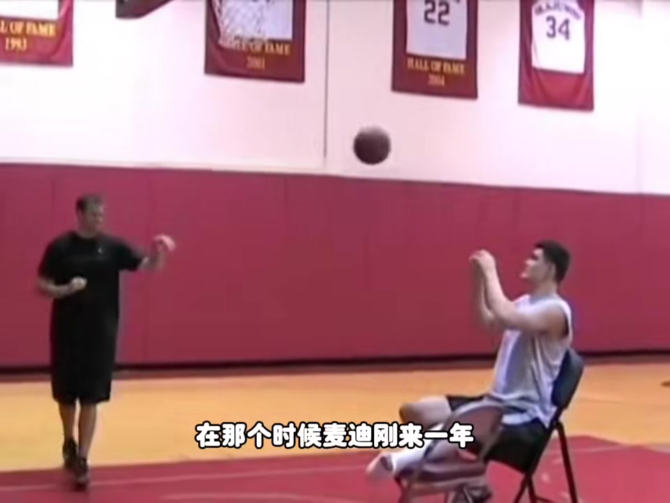 当年姚明为何没想过去联手科比？杨毅：大姚觉得自己也能成就事业