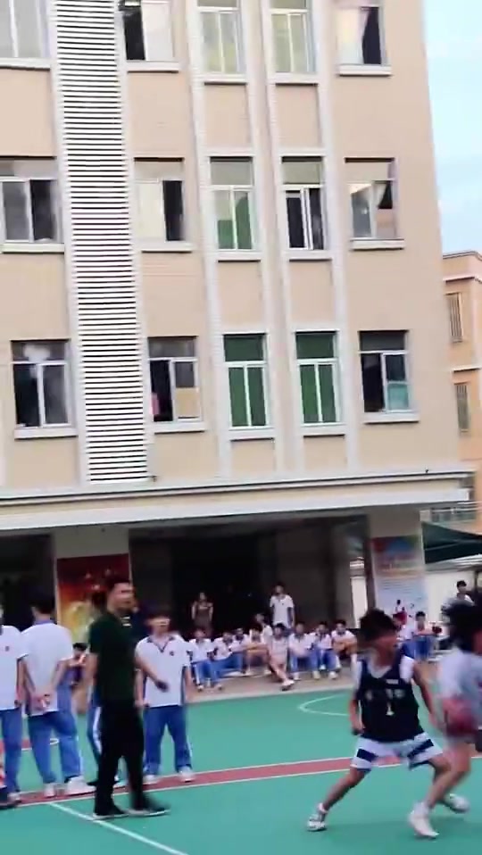 估计一半以上的吧友都打不过这个女生