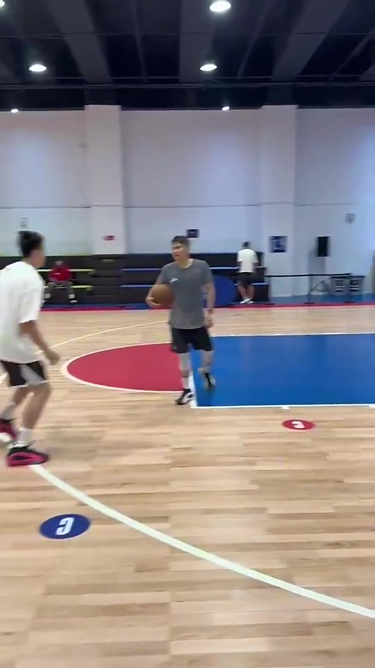 胡明轩如今高水平表现，是不是有得到登哥传授几招？?