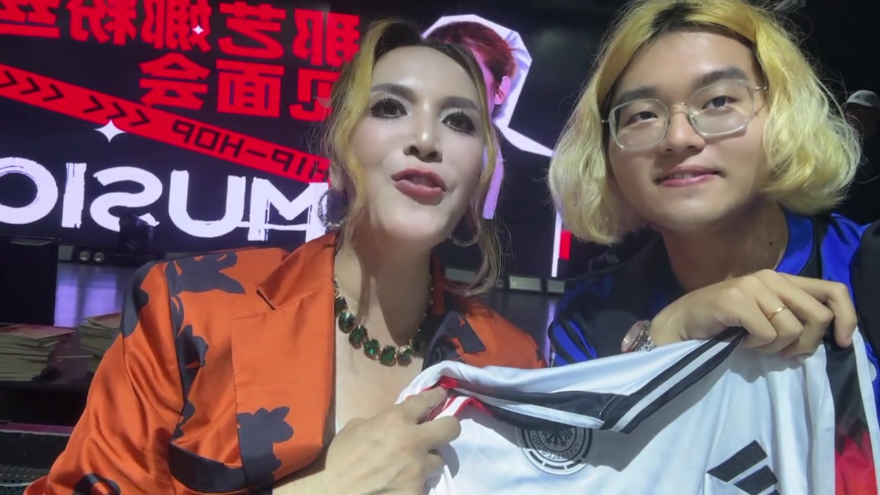 逆天！俄罗斯娜娜祝福拜仁：祝拜仁拿下今年的欧冠冠军?