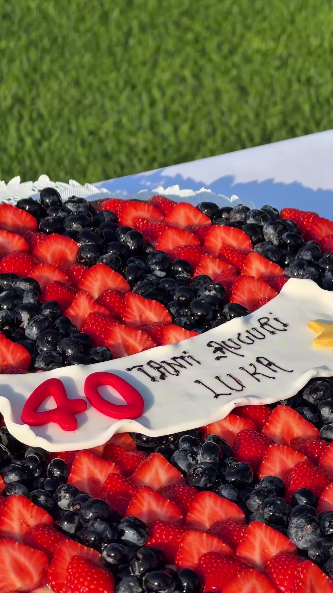 莫德里奇笑开了花！AC米兰为40岁的莫德里奇庆祝生日?