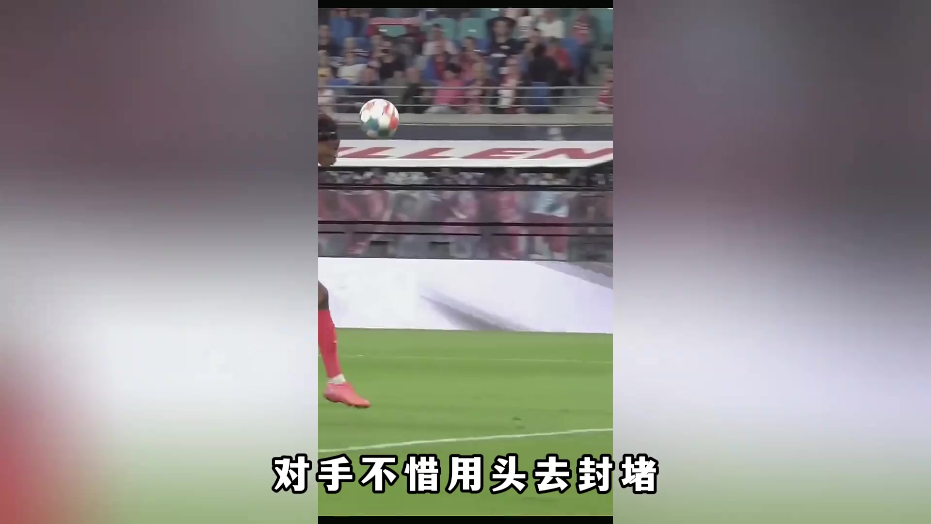 索博斯洛伊的脚比梅西还小，在匈牙利有个理论：小脚容易成功?