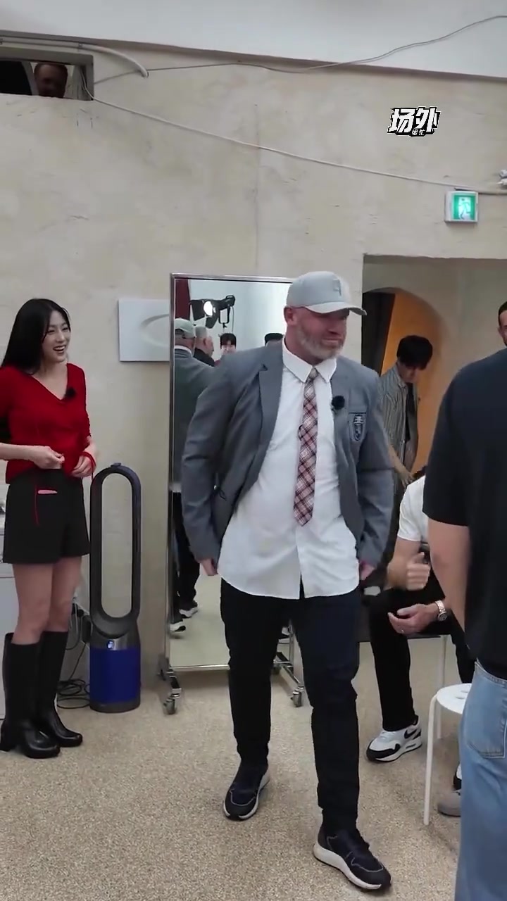 鲁尼是曼联唯一没被毁掉8边形战士，朴智星看起来还很年轻