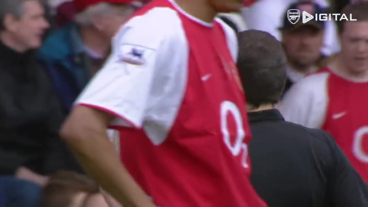 杀疯了！2004年阿森纳4-2利物浦，亨利让温格都起立鼓掌