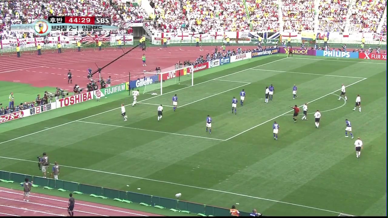 2002年世界杯经典：小罗惊世一吊+红牌 巴西2-1逆转英格兰