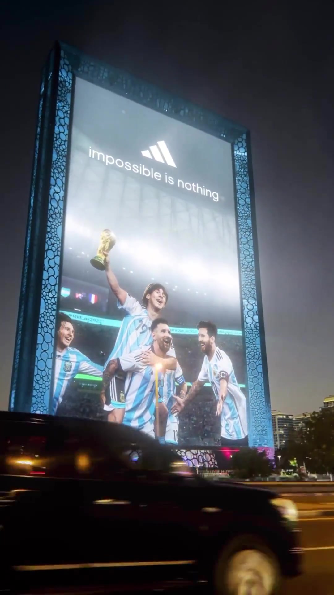 太疯狂了！来自迪拜的梅西巨大广告牌！
