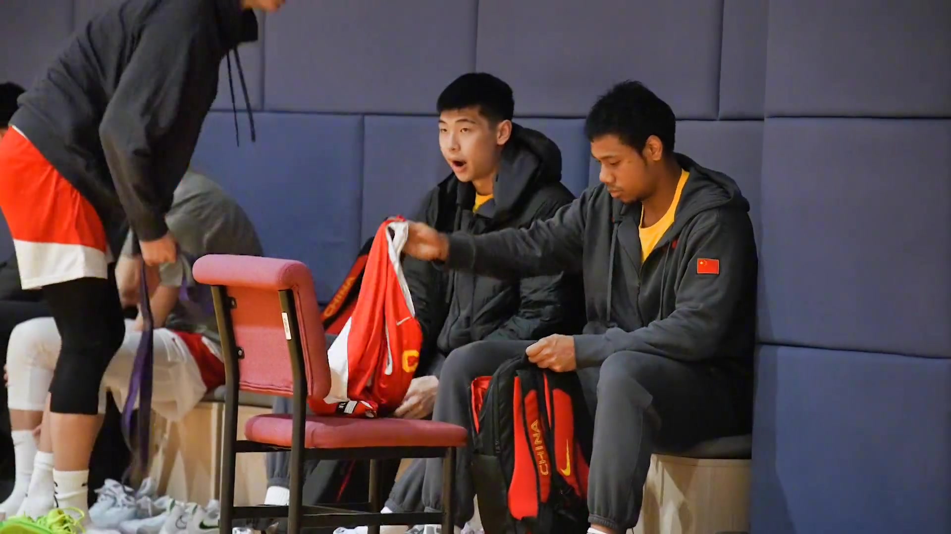 值得期待！分享一段中国男篮公开课的原声训练画面视频