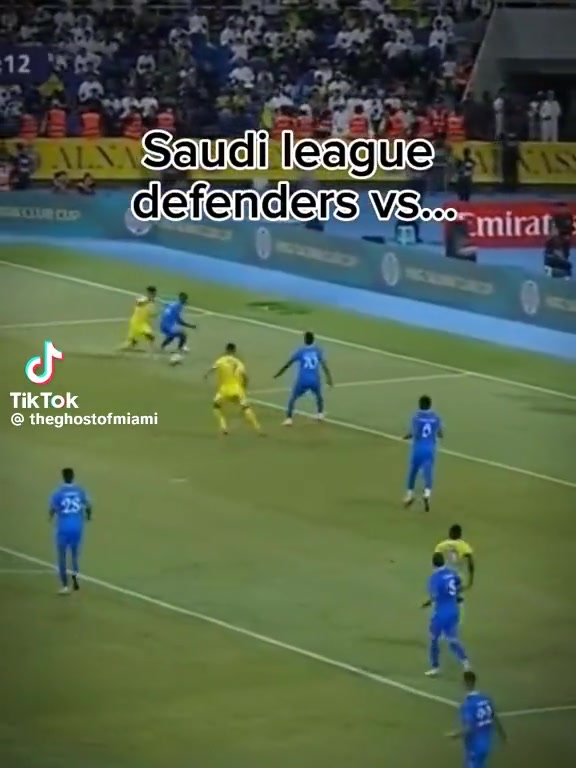 国外球迷对比沙特联和大联盟的防守