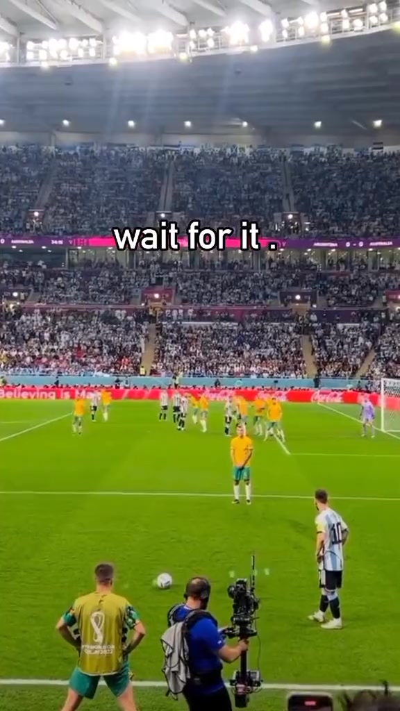不要惹他????世界杯上澳大利亚球迷大喊 梅西在哪?12秒后梅西进球