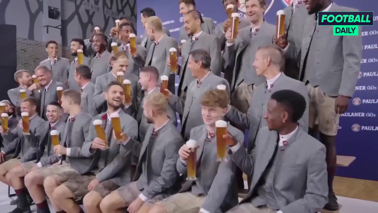 慕尼黑啤酒节上的欢乐仁