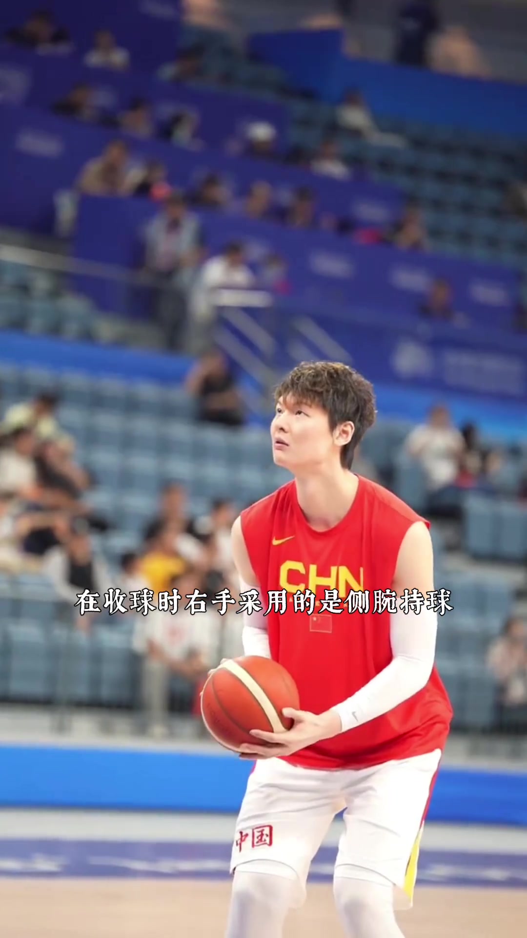 FIBA一级教练解析王哲林投篮手型！给人感觉像甩出去一样