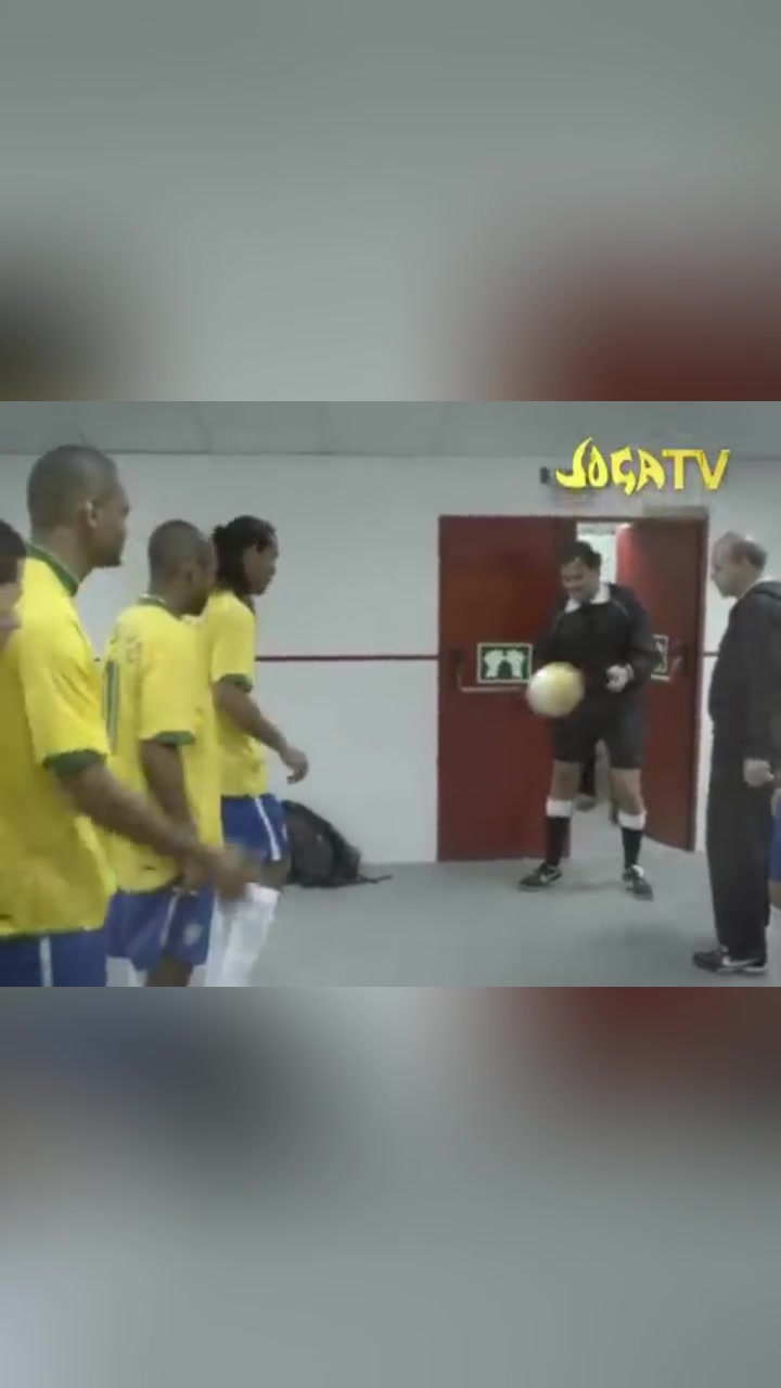 百看不厌！06年巴西国家队经典广告！桑巴的美丽足球！