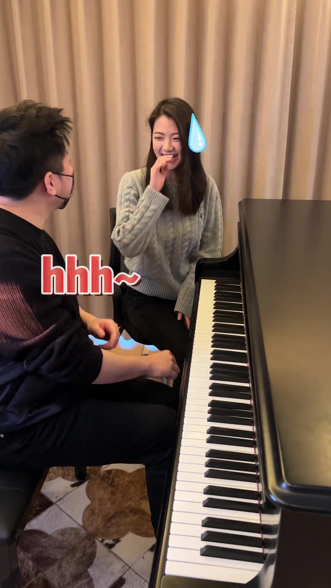 天才！某钢琴师假装学钢琴 在女教师前弹灌篮高手震惊对方????