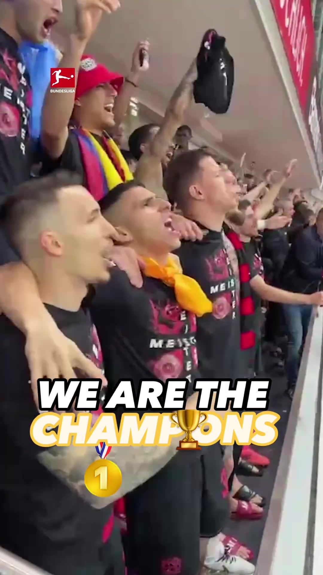 必备环节！药厂球员球迷大合唱We Are the Champions
